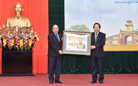 Thủ tướng ký phát hành bộ tem đặc biệt “Đại tướng Võ Nguyên Giáp”