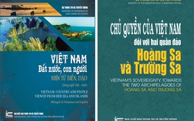 NXB TT&TT cho ra mắt bạn đọc hai cuốn sách song ngữ Việt – Anh