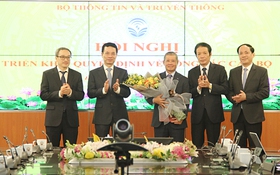 Thứ trưởng Bộ TT&TT Nguyễn Thành Hưng nghỉ chế độ từ ngày 01/9/2020