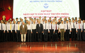 Bộ trưởng Nguyễn Mạnh Hùng gửi thư chúc mừng 76 năm Ngày Truyền thống ngành Thông tin và Truyền thông