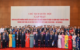 Chủ tịch Quốc hội gặp mặt các đại diện tiêu biểu ngành xuất bản, in và phát hành sách Việt Nam