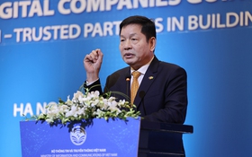 Chủ tịch Tập đoàn FPT Trương Gia Bình chia sẻ kinh nghiệm đi ra thị trường nước ngoài