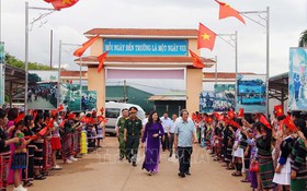 Tặng quà cho học sinh vùng sâu tỉnh Đắk Nông trước thềm năm học mới 2023 - 2024