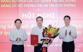 Công bố Quyết định chỉ định Thứ trưởng Phạm Đức Long đảm nhận nhiệm vụ Bí thư Đảng ủy Bộ Thông tin và Truyền thông