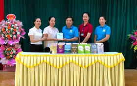 Tuyên Quang hoàn thành bàn giao 20 tủ sách cộng đồng vùng đồng bào dân tộc thiểu số