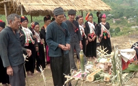Lễ Tra hạt làm lễ cầu mưa – văn hóa độc đáo của người Khơ Mú tại Điện Biên