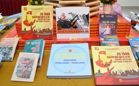 Giới thiệu bộ sách kỷ niệm 50 năm chiến thắng “Hà Nội - Điện Biên Phủ trên không”