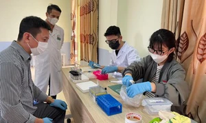 Phát triển que thử LFIA theo dõi tái phát và điều trị ung thư