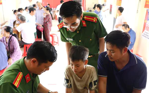 Ninh Bình: Xóa điểm "lõm sóng", lập tổ phục vụ lưu động