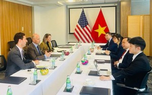 Minister Vu Hai Quan works with major US technology corporations: Anthropic, Amazon, and Oracle