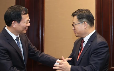 Minister hails “+1” policy for semiconductor and ICT cooperation with Korea