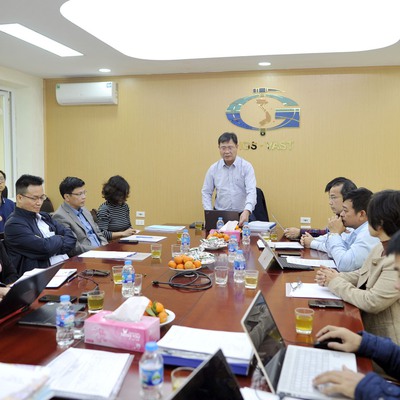 Nghiệm thu nhiệm vụ khoa học và công nghệ cấp quốc gia "Nghiên cứu tiến hóa hoạt động magma Paleozoi-Mesozoi và đánh giá khả năng sinh khoáng phục vụ tìm kiếm - thăm dò khoáng sản đai uốn nếp Trường Sơn", mã số ĐTĐLCN.15/23.