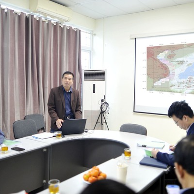 Nghiệm thu nhiệm vụ khoa học và công nghệ cấp quốc gia “Nghiên cứu xây dựng hệ thống tự động báo tin nhanh động đất khu vực miền Bắc Việt Nam”, mã số ĐTĐL.CN-50/21.