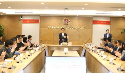 Bộ trưởng Nguyễn Mạnh Hùng: Startup AI phải bắt đầu từ những bài toán đủ lớn