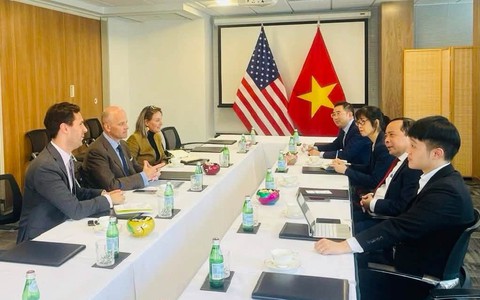 Minister Vu Hai Quan works with major US technology corporations: Anthropic, Amazon, and Oracle