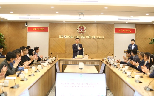 Bộ trưởng Nguyễn Mạnh Hùng: Startup AI phải bắt đầu từ những bài toán đủ lớn