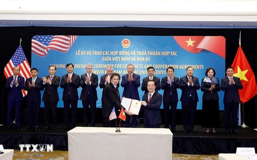 Party chief witnesses signing, exchange of Vietnam–US contracts, cooperation agreements