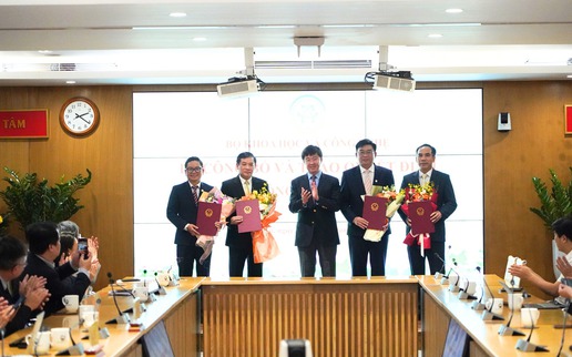 Bộ KH&CN  trao quyết định bổ nhiệm lại 04 lãnh đạo đơn vị