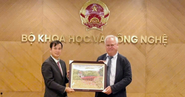 Thứ trưởng Bùi Thế Duy tiếp Chủ tịch tập đoàn Kaspersky: Thúc đẩy hợp tác trong an ninh mạng, nghiên cứu và chuyển đổi số