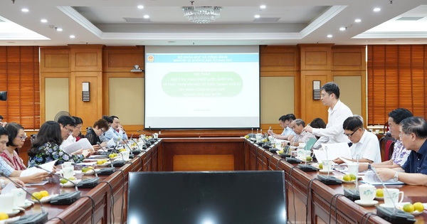 Chiến lược phát triển đội ngũ trí thức: Định vị lại lực lượng sản xuất đặc biệt trong thời kỳ mới
