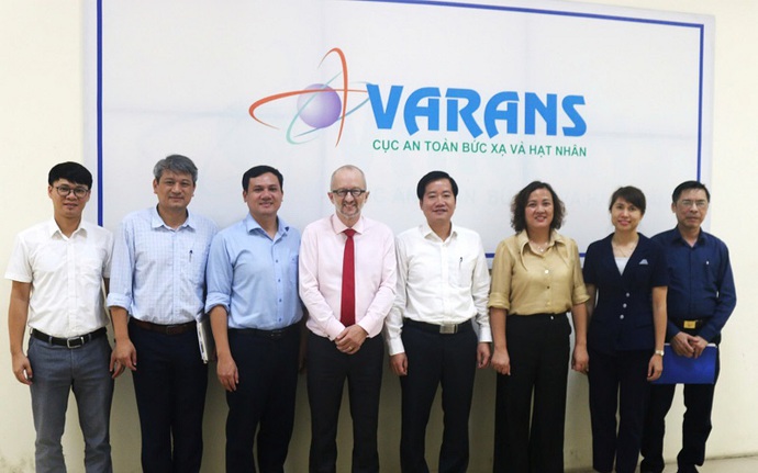 Hợp tác đào tạo nhân lực năng lượng nguyên tử