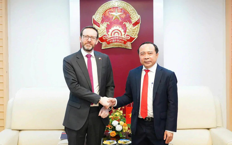 UK supports Viet Nam with ODA project "Capacity building for science, technology, and innovation planning"