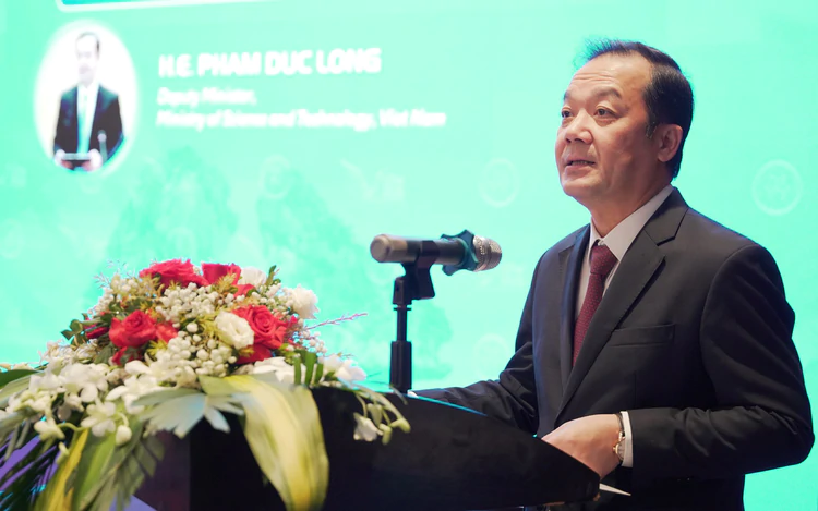 Thứ trưởng Phạm Đức Long: “Khai thác hiệu quả 5G hôm nay, chủ động định hình 6G ngày mai”