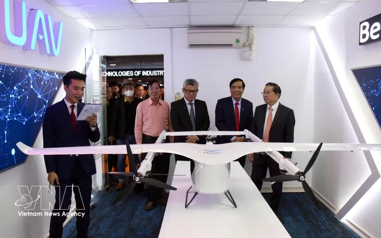 Vietnamese UAV firms showcase capabilities at world’s largest autonomy expo in US