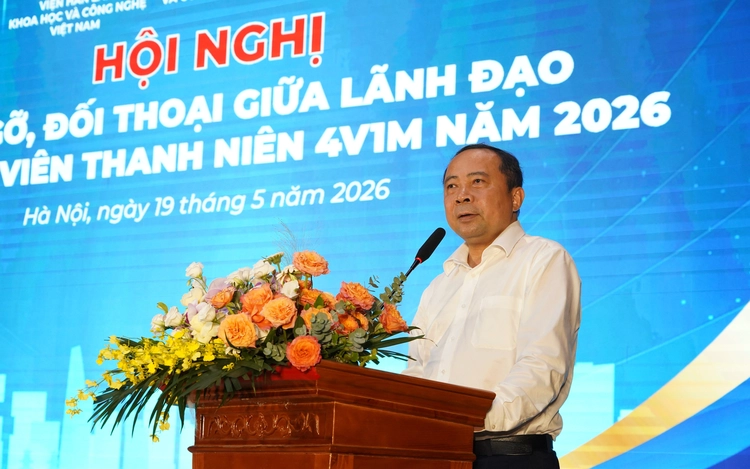 Bộ trưởng Vũ Hải Quân: Người trẻ hãy bắt đầu nghiên cứu từ những bài toán nhỏ