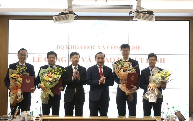 Bộ KH&CN công bố các quyết định về công tác cán bộ