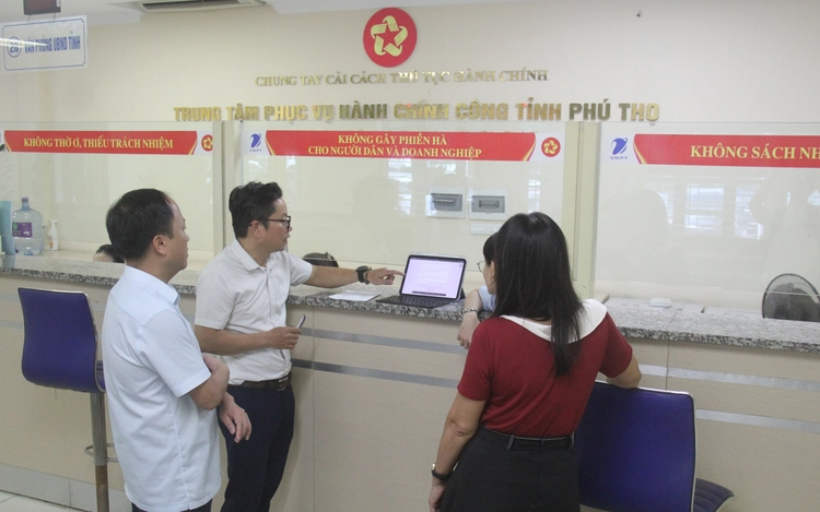 Promulgating evaluation criteria for AI platforms supporting public administration