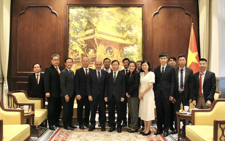 Viet Nam encourages Qualcomm to expand cooperation in AI, semiconductors and R&D