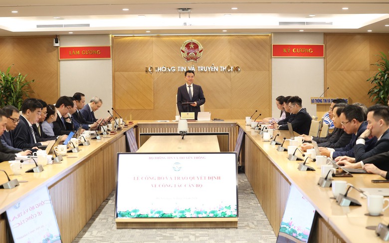 Bộ trưởng Nguyễn Mạnh Hùng nói về công tác cán bộ