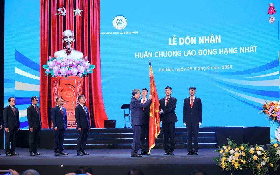  Khoa học công nghệ, đổi mới sáng tạo và chuyển đổi số - Con đường sống còn để phát triển nhanh và bền vững